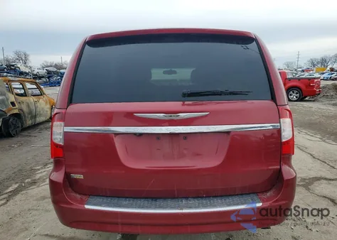 2014 Chrysler Town & Country Touring z USA, uszkodzony, nr VIN 2C4RC1BG2ER160053